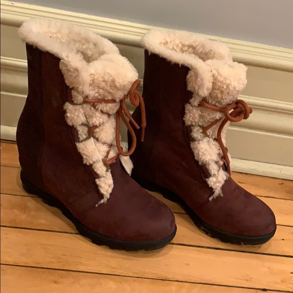 Sorel Joan of Arc Wedge II shearling boot